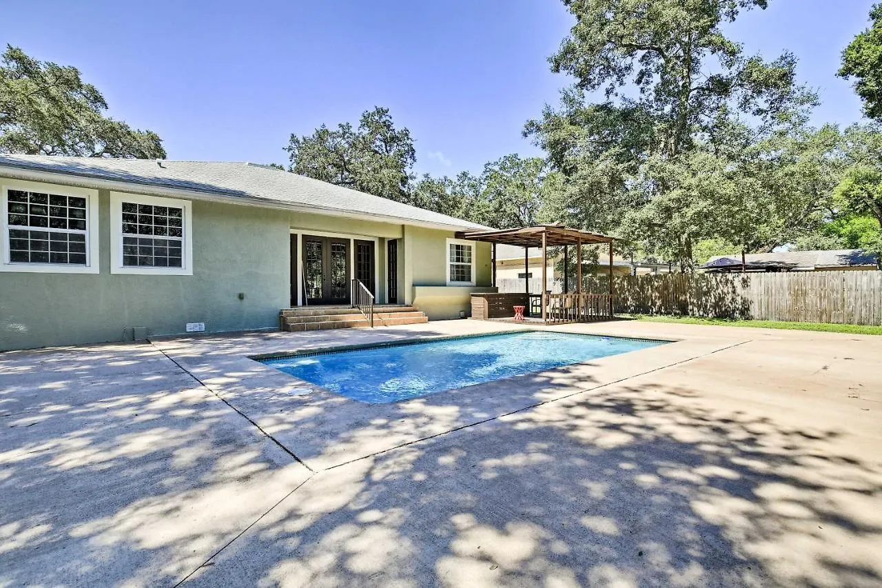 Tampa Oasis With Pool About 7 Mi To Busch Gardens! Villa 0*,  United States