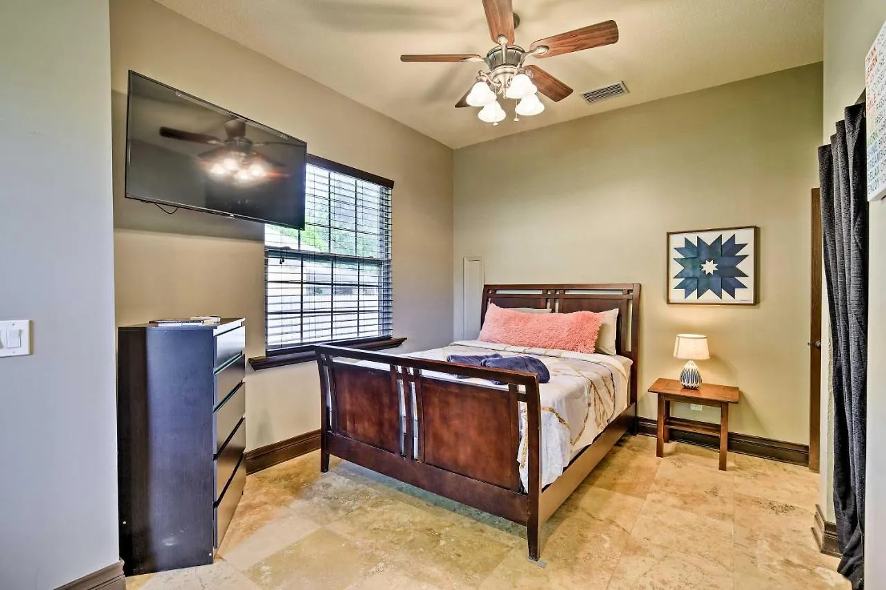 Holiday home Tampa Oasis With Pool About 7 Mi To Busch Gardens! Villa
